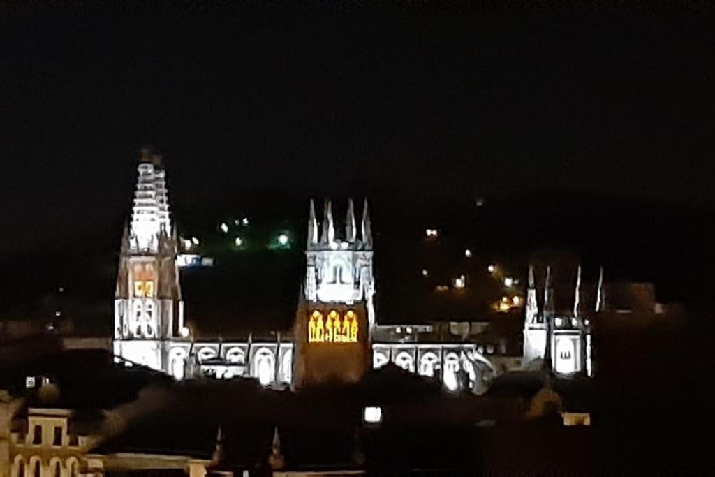 شقة Luxeinburgos Atico Con Vistas Espectaculares المظهر الخارجي الصورة